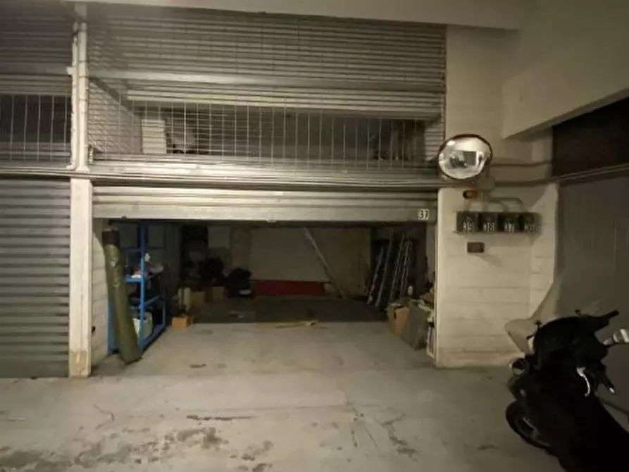 Immagine 1 di Garage in vendita  in Via Aldo Manuzio 63 a Genova