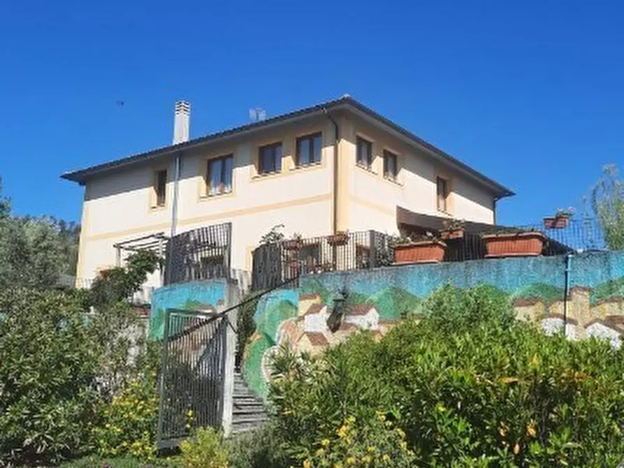 Immagine 1 di Albergo/B&B/Residence in vendita  in Via Ronchetto 13 a Borghetto Di Vara