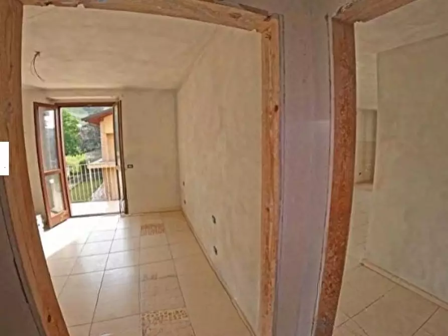 Immagine 6 di Casa trifamiliare in vendita  in Strada Canelli 66 a Costigliole D'asti