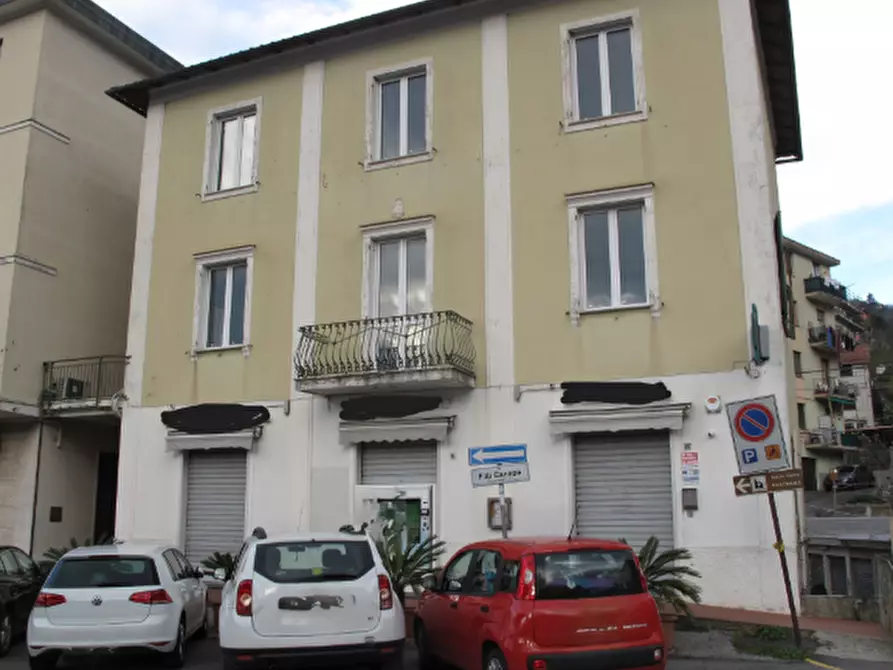 Immagine 1 di Locale commerciale in vendita  in Via Fratelli Canepa 48A a Serra Riccò