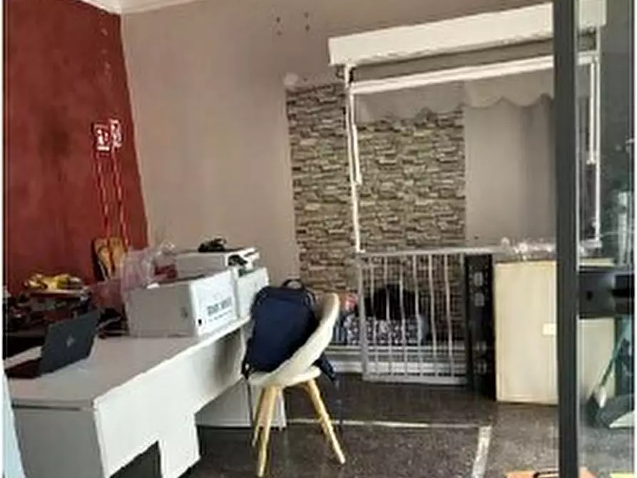 Immagine 4 di Locale commerciale in vendita  in Via dell'Ombra 4 a Genova