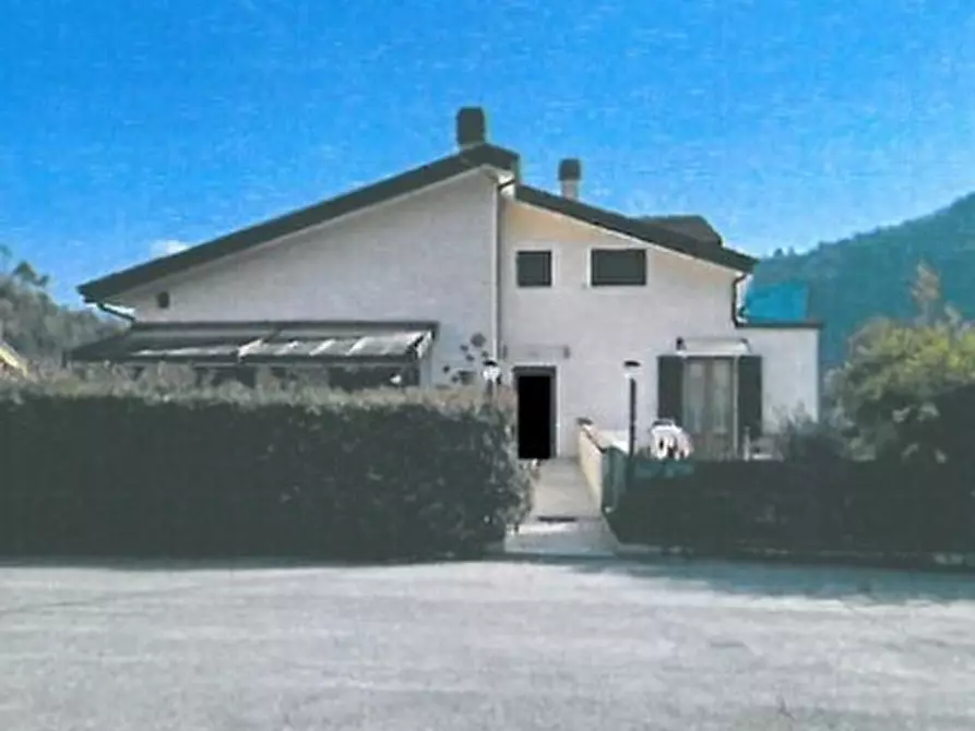 Immagine 1 di Mansarda in vendita  in Via Beggiola 2 a Follo