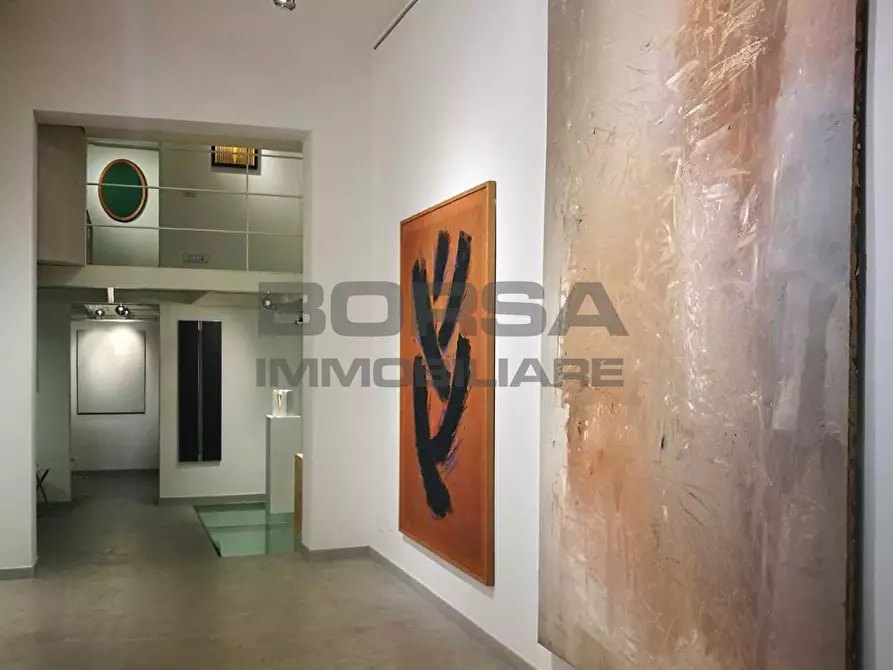 Immagine 1 di Attività commerciale in vendita  in Via Roma a Livorno