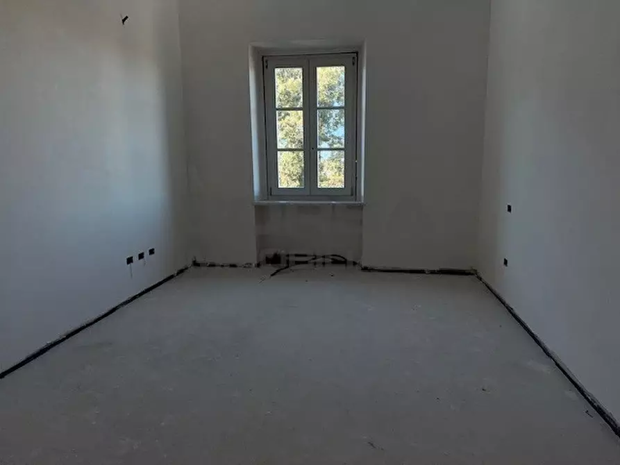 Immagine 8 di Pentalocale in vendita  in Via Ombrosa 8 a Livorno