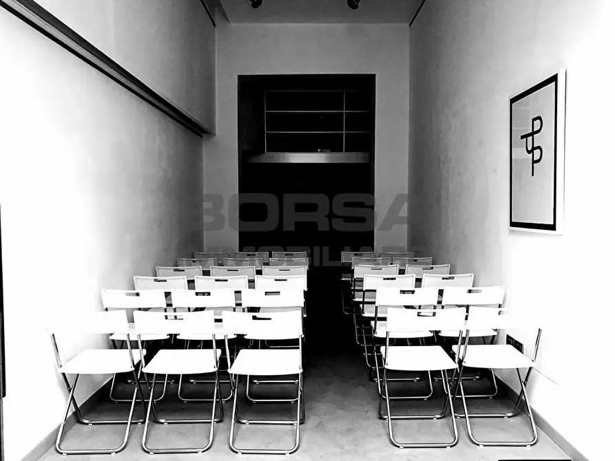 Immagine 23 di Attività commerciale in vendita  in Via Roma a Livorno