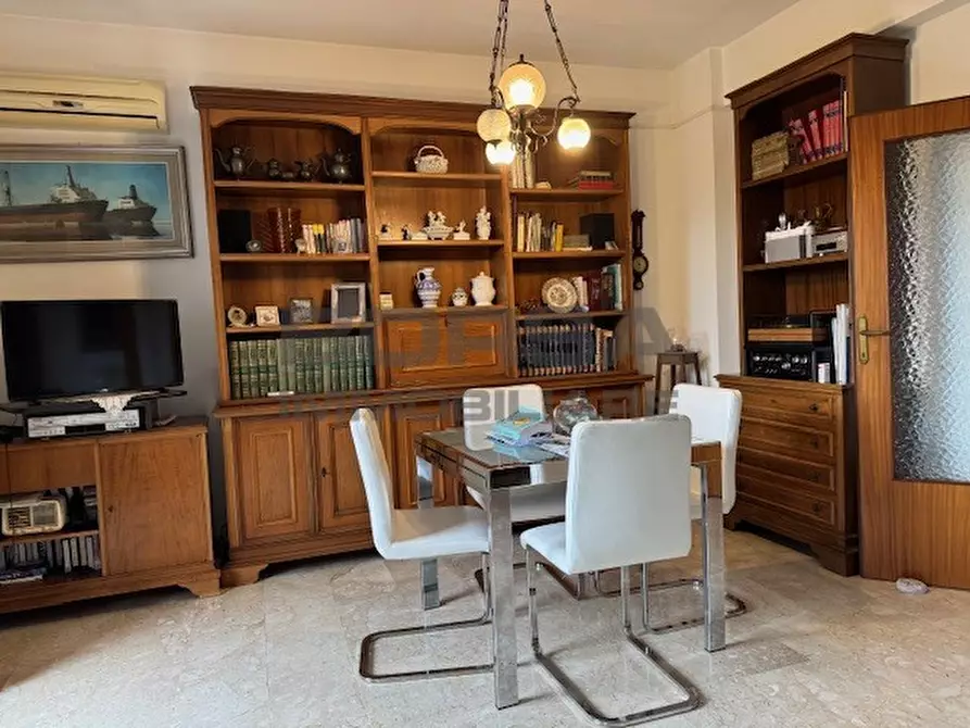 Immagine 4 di Pentalocale in vendita  in Via degli Scarronzoni 5 a Livorno