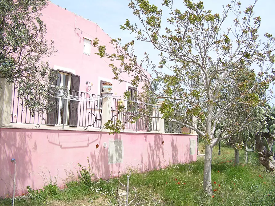 Immagine 11 di Casa indipendente in vendita  a Ragusa