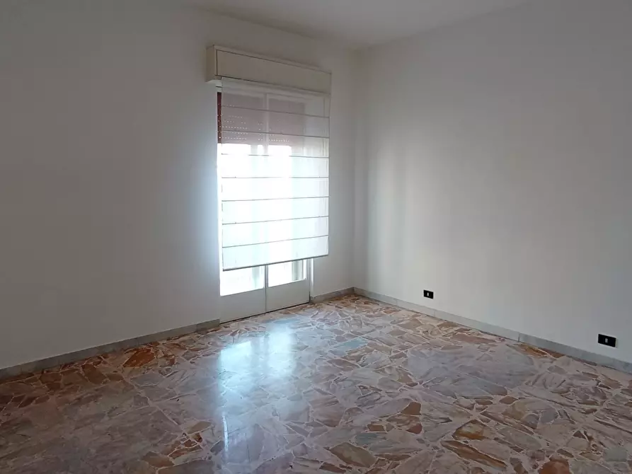 Immagine 6 di Pentalocale in affitto  a Ragusa