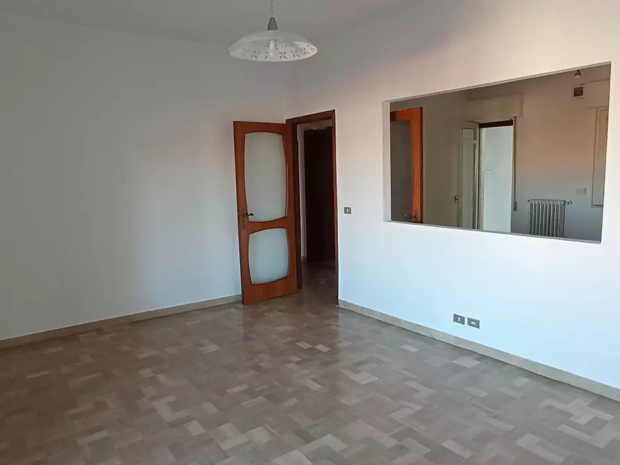 Immagine 6 di Pentalocale in vendita  a Ragusa