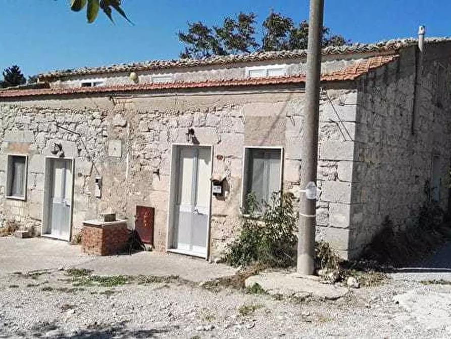 Immagine 2 di Rustico / casale in vendita  a Ragusa