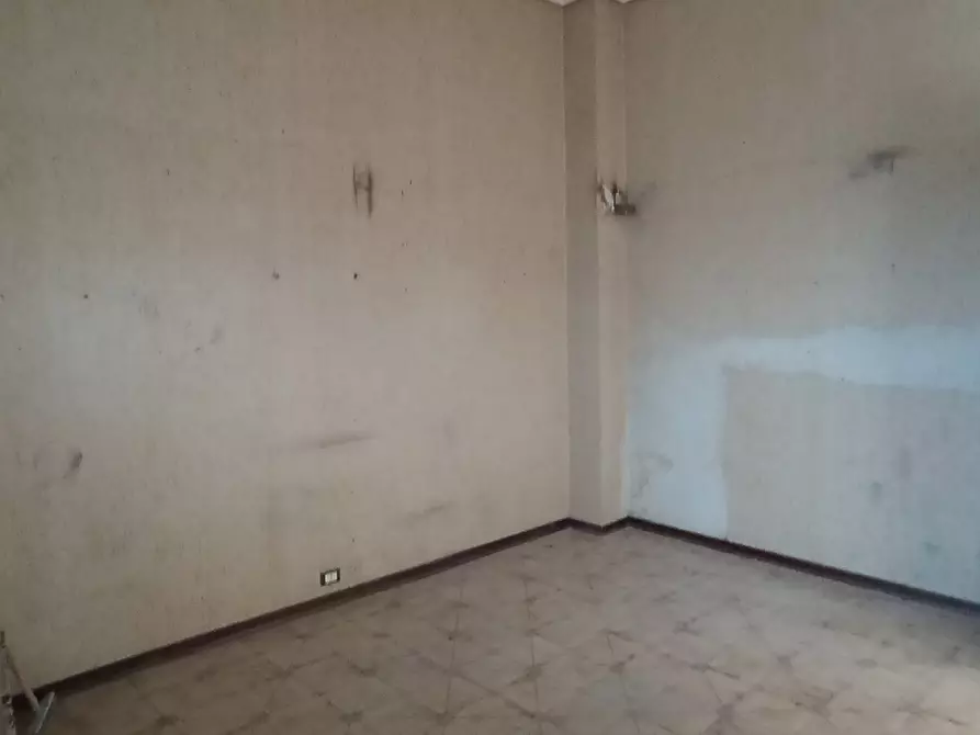 Immagine 8 di Locale commerciale in vendita  a Ragusa