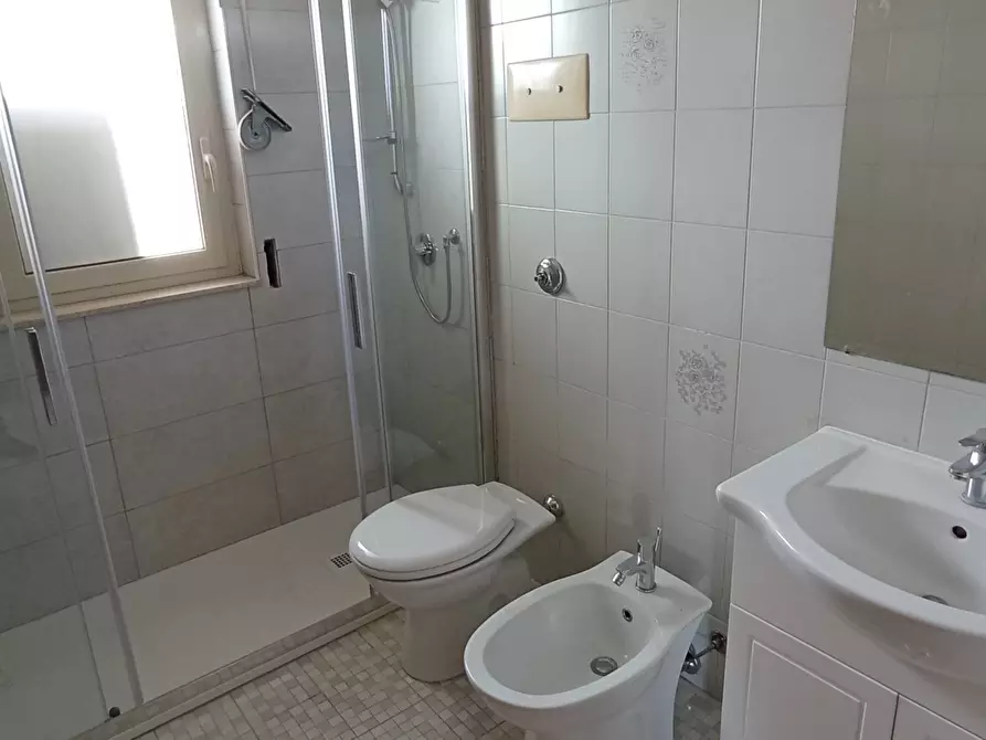 Immagine 12 di Pentalocale in affitto  a Ragusa