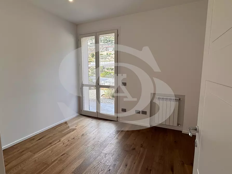 Immagine 18 di Quadrilocale in vendita  in Via degli Anemoni s.n.c. a Ospedaletti