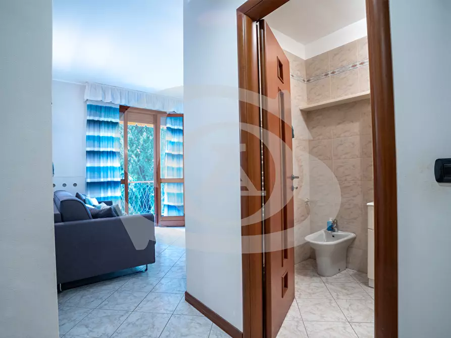 Immagine 14 di Bilocale in vendita  in Via Hope 10 a San Remo