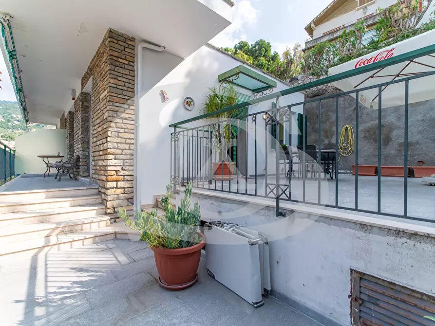 Immagine 5 di Bilocale in vendita  in Viale dei pepi 1 a Ospedaletti