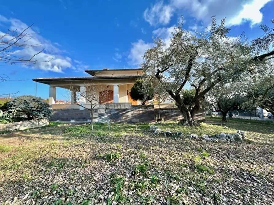 Immagine 2 di Villa in vendita  a Cesena