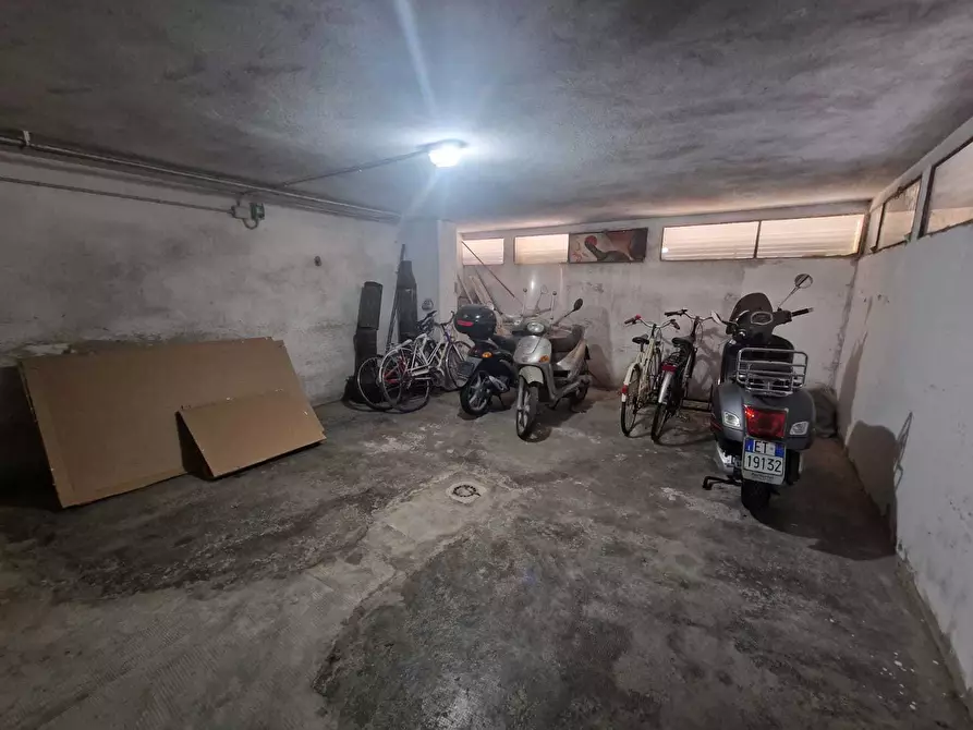 Immagine 29 di Pentalocale in affitto  a Cesena