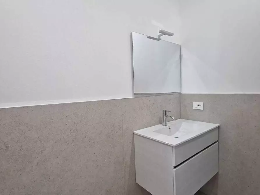 Immagine 10 di Pentalocale in affitto  a Cesena