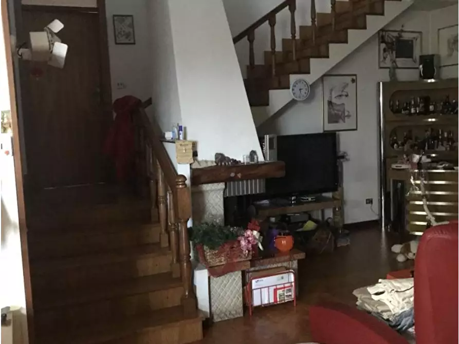 Immagine 1 di Porzione di casa in vendita  a Forli'