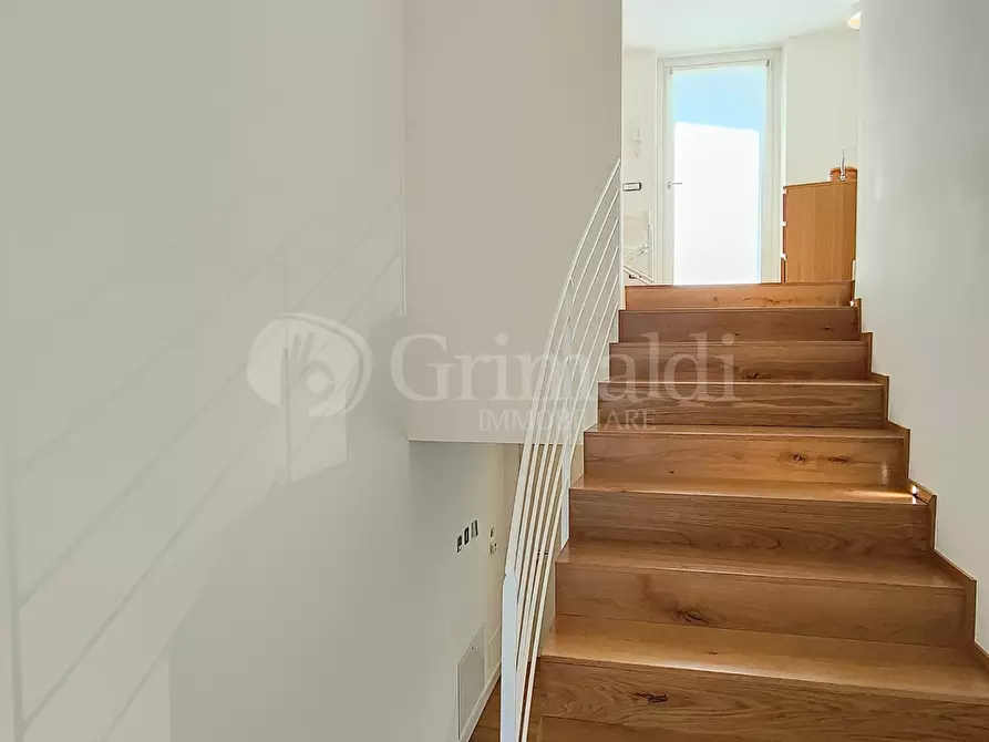 Immagine 48 di Villa in vendita  a Anzio