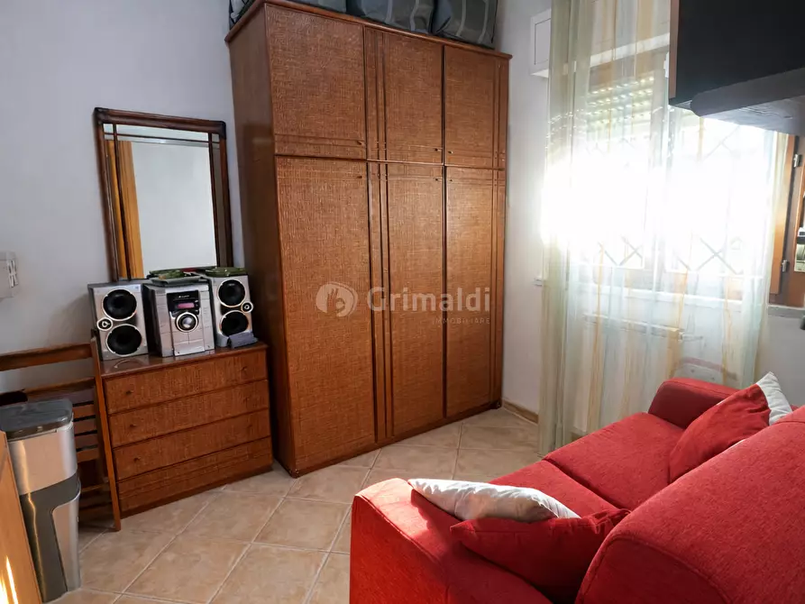 Immagine 8 di Trilocale in vendita  in Via di Cavallo Morto 57 a Nettuno