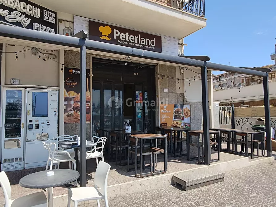Immagine 3 di Attività commerciale in vendita  in Viale Giacomo Matteotti 117 a Nettuno
