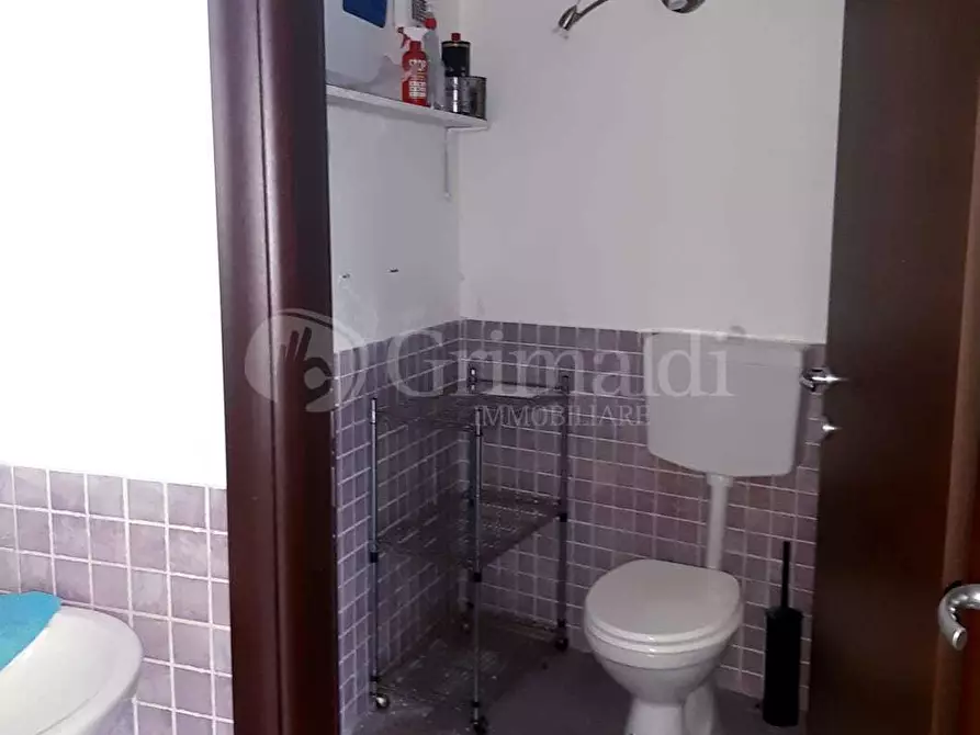 Immagine 10 di Locale commerciale in affitto  in Via Francesco Breschi 2 a Anzio