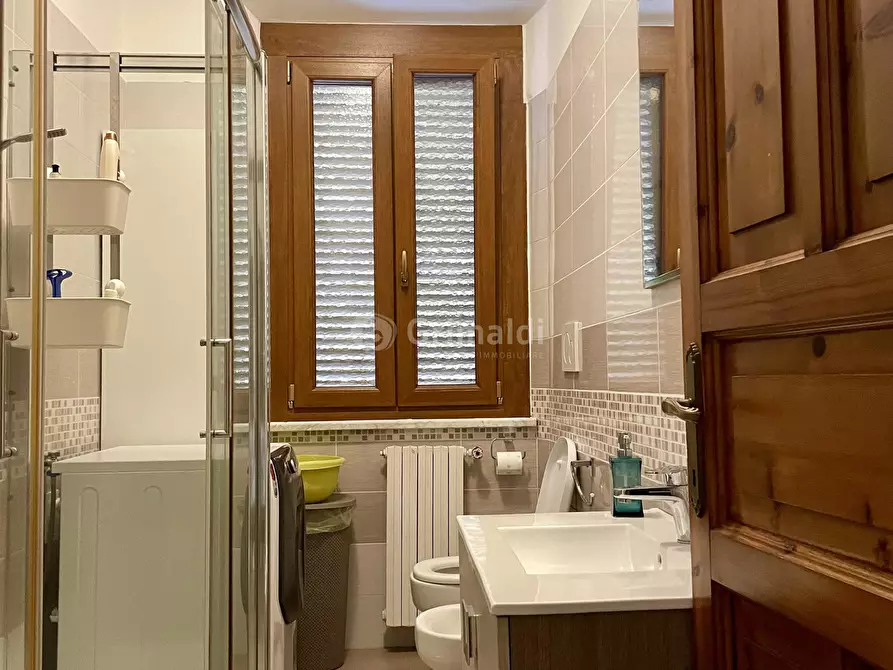 Immagine 10 di Trilocale in vendita  in Via Dei Peri 46 a Aprilia