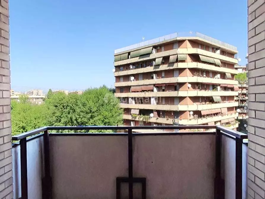 Immagine 12 di Bilocale in vendita  in Viale Bruno Rizzieri 46 a Roma