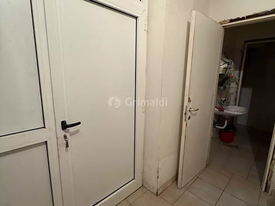 Immagine 13 di Locale commerciale in vendita  in Via Santa Maria 160 a Nettuno