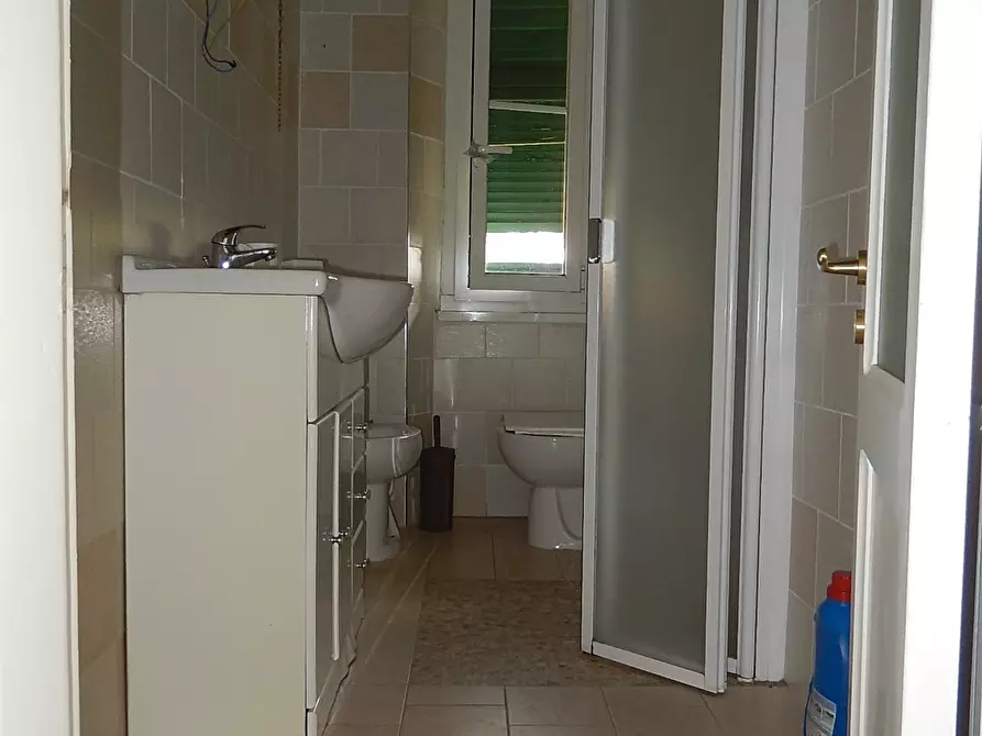 Immagine 18 di Trilocale in vendita  in Via Carotole 26 a Castiglione Chiavarese