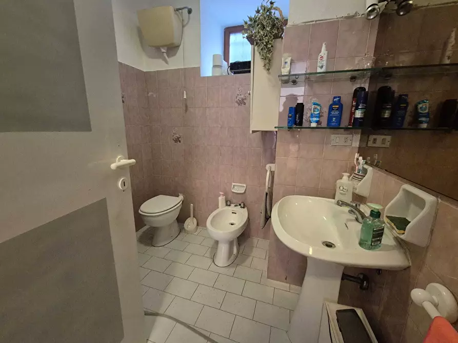 Immagine 11 di Bilocale in vendita  in Strada Statale 1 7 a Deiva Marina