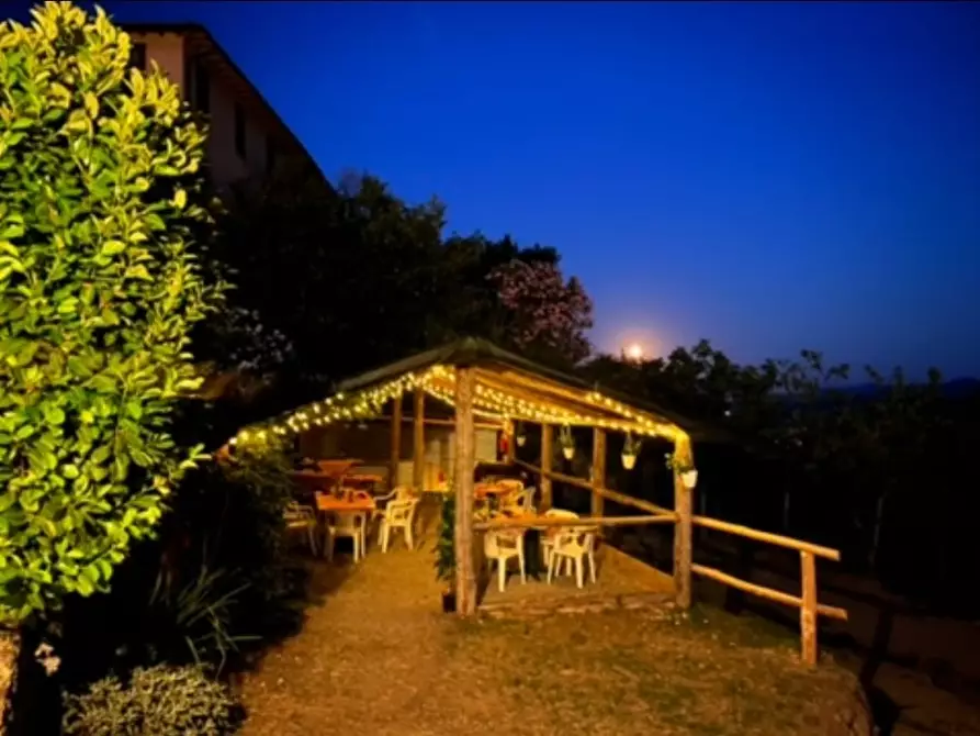 Immagine 10 di Albergo/B&B/Residence in vendita  in Via Giacomo Leopardi 10 a Carro