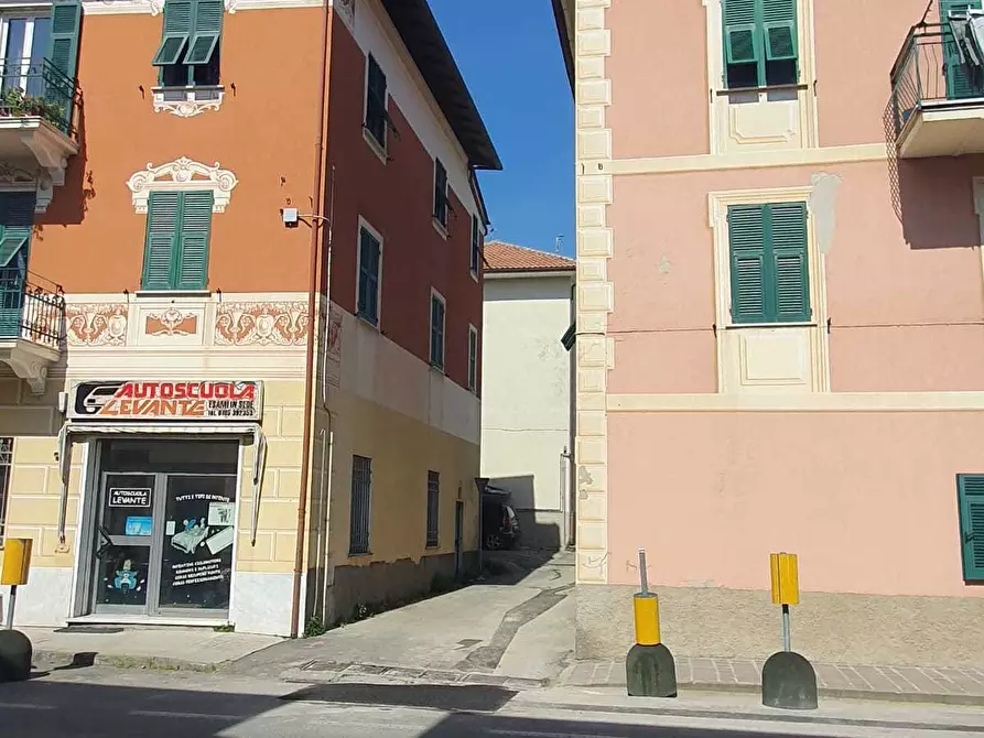 Immagine 3 di Locale commerciale in vendita  in Via V. Annuti 78 a Casarza Ligure
