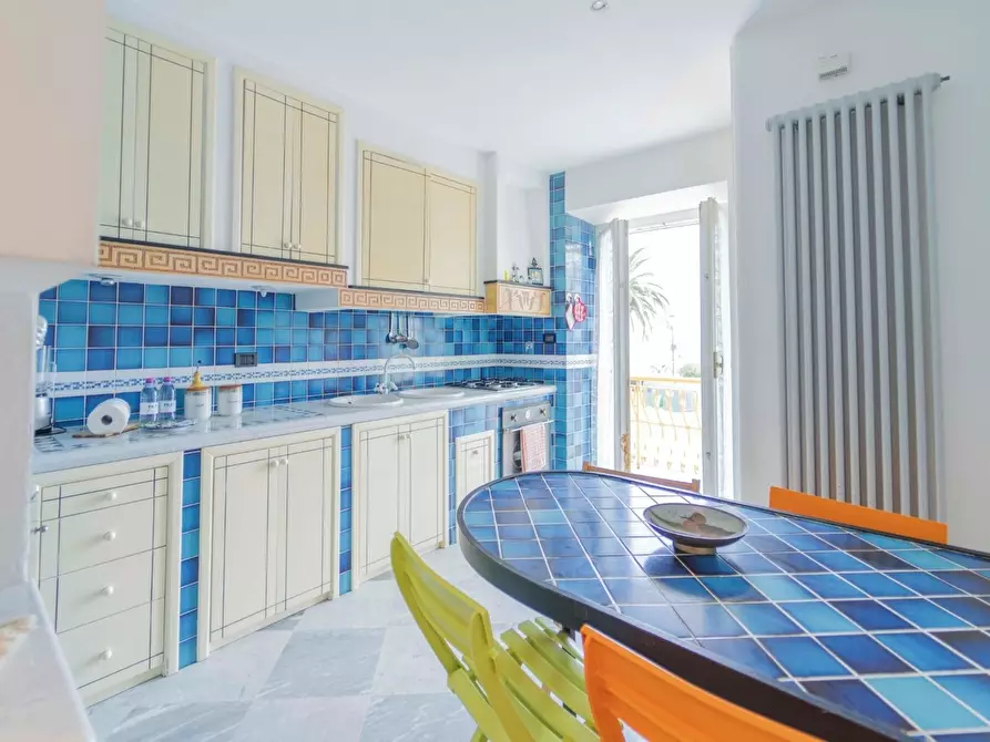 Immagine 17 di Trilocale in vendita  a Sestri Levante