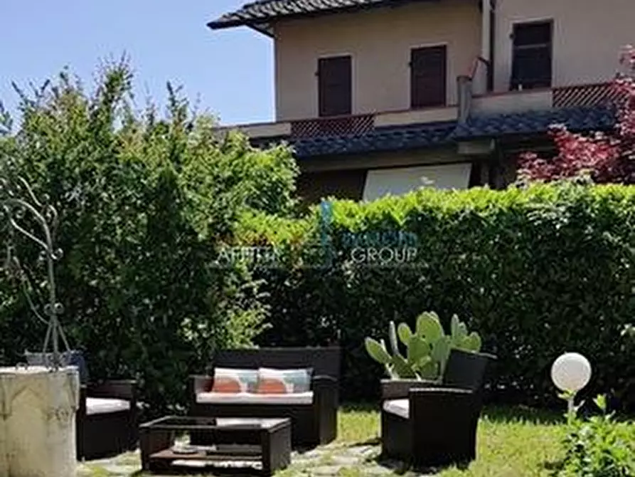 Immagine 20 di Quadrilocale in vendita  in Viale Monzoni 37 a Carrara