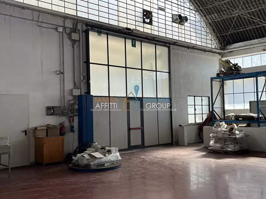 Immagine 14 di Attività artigianale in affitto  in Via Piedimonte 7 a Montignoso