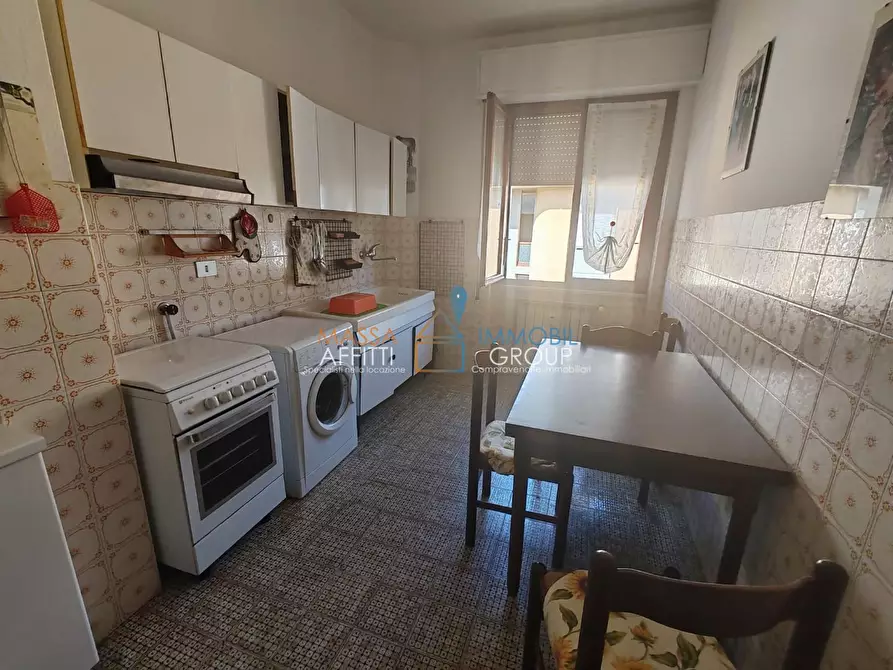 Immagine 7 di Quadrilocale in vendita  in Viale Galileo Galilei 80 a Carrara