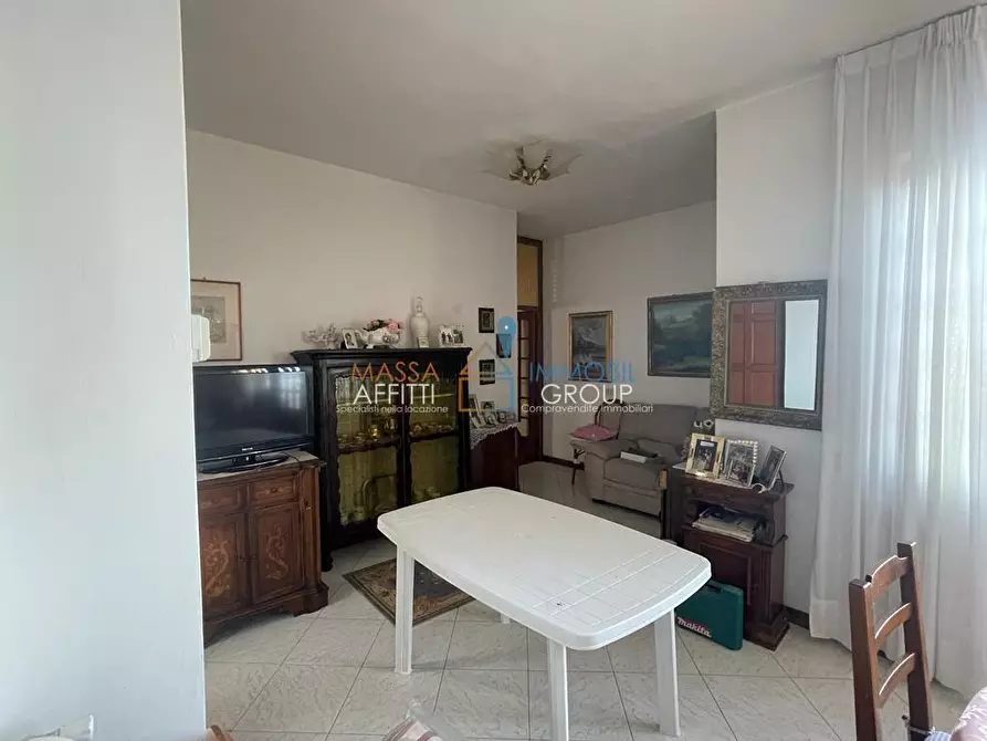 Immagine 4 di Villetta a schiera in affitto  in Via Benedetti P. R. 14 a Montignoso