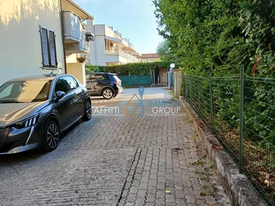 Immagine 17 di Villetta a schiera in vendita  in Via Venezia 42 a Massa