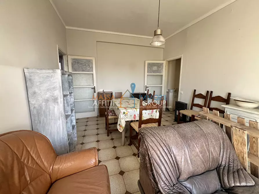 Immagine 12 di Quadrilocale in vendita  in Via G. Carducci 169 a Massa