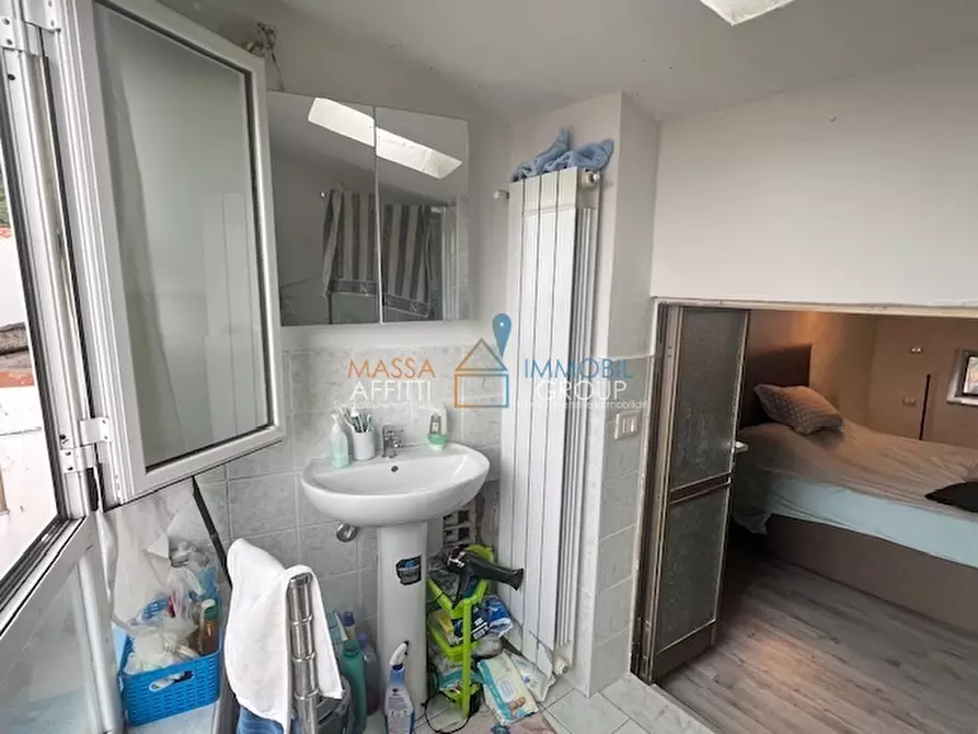 Immagine 20 di Porzione di casa in vendita  in Via Capaccola 3 a Massa