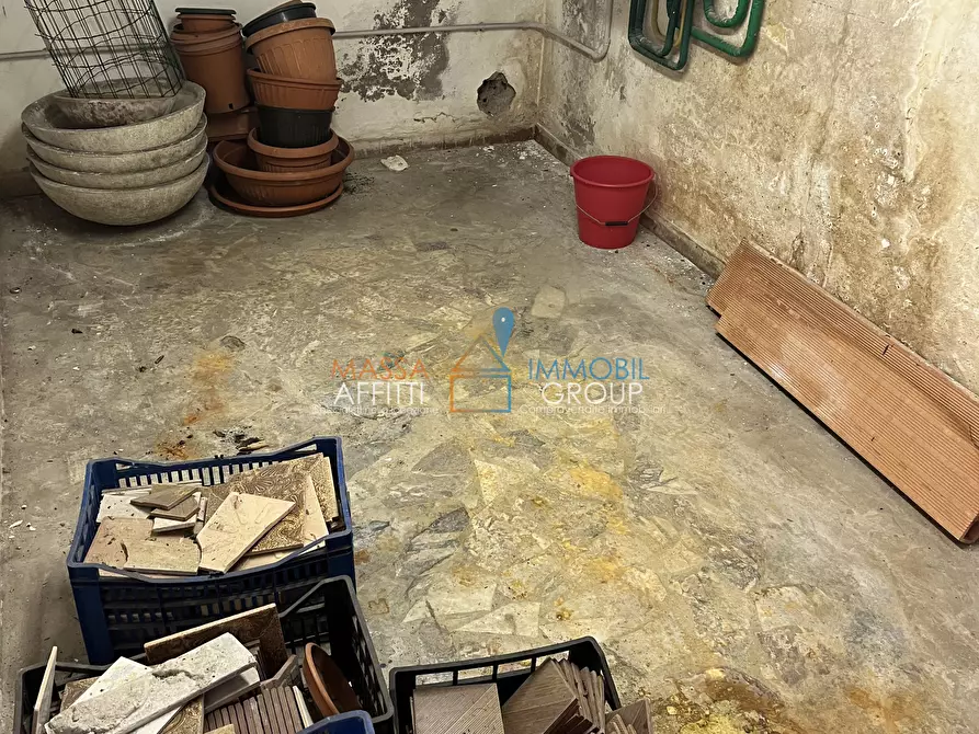 Immagine 22 di Quadrilocale in vendita  in Via Arezzo 94 a Massa