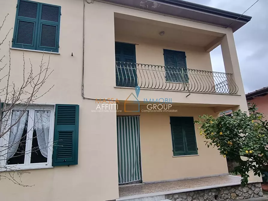 Immagine 1 di Casa indipendente in vendita  in via luigi del mancino 20 a Massa