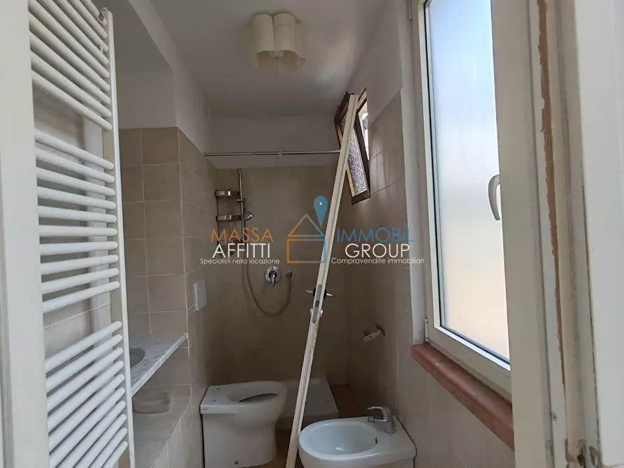 Immagine 8 di Bilocale in vendita  in Via Aurelia Sud 2 a Massa