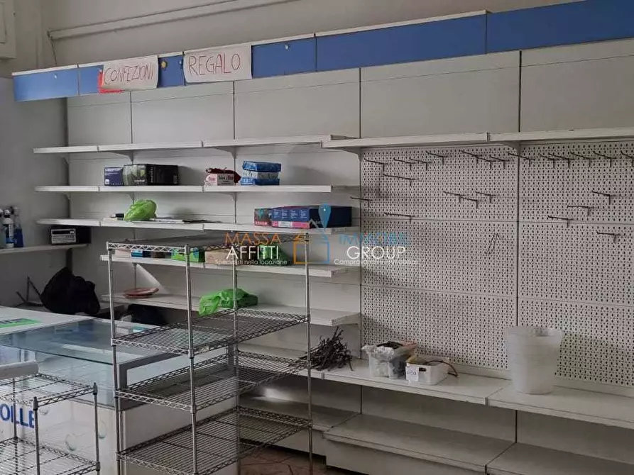 Immagine 3 di Locale commerciale in affitto  in Via Ricortola 214 a Massa
