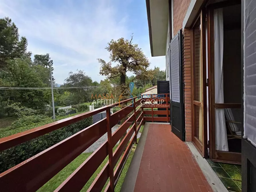 Immagine 33 di Villa in vendita  in Via dei Fortini 75 a Massa