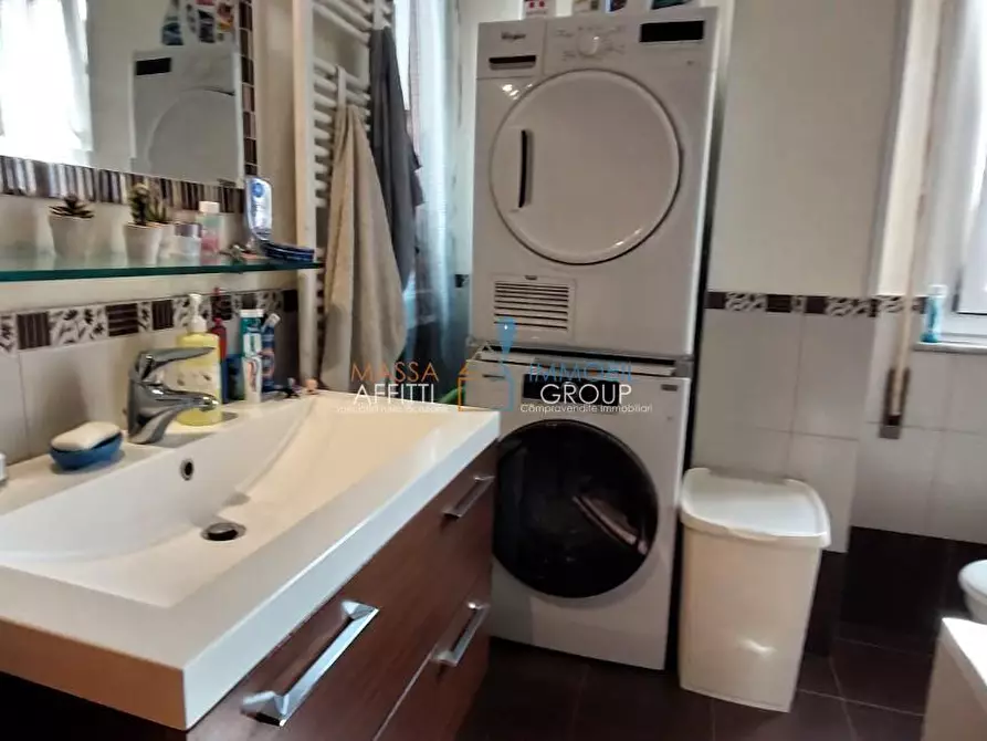 Immagine 19 di Pentalocale in vendita  in Via Democrazia 3 a Massa