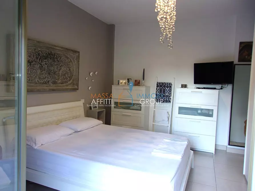 Immagine 11 di Pentalocale in vendita  in via rinchiostra a Massa