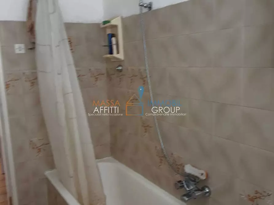 Immagine 26 di Appartamento in vendita  in Viale Roma 55 a Massa